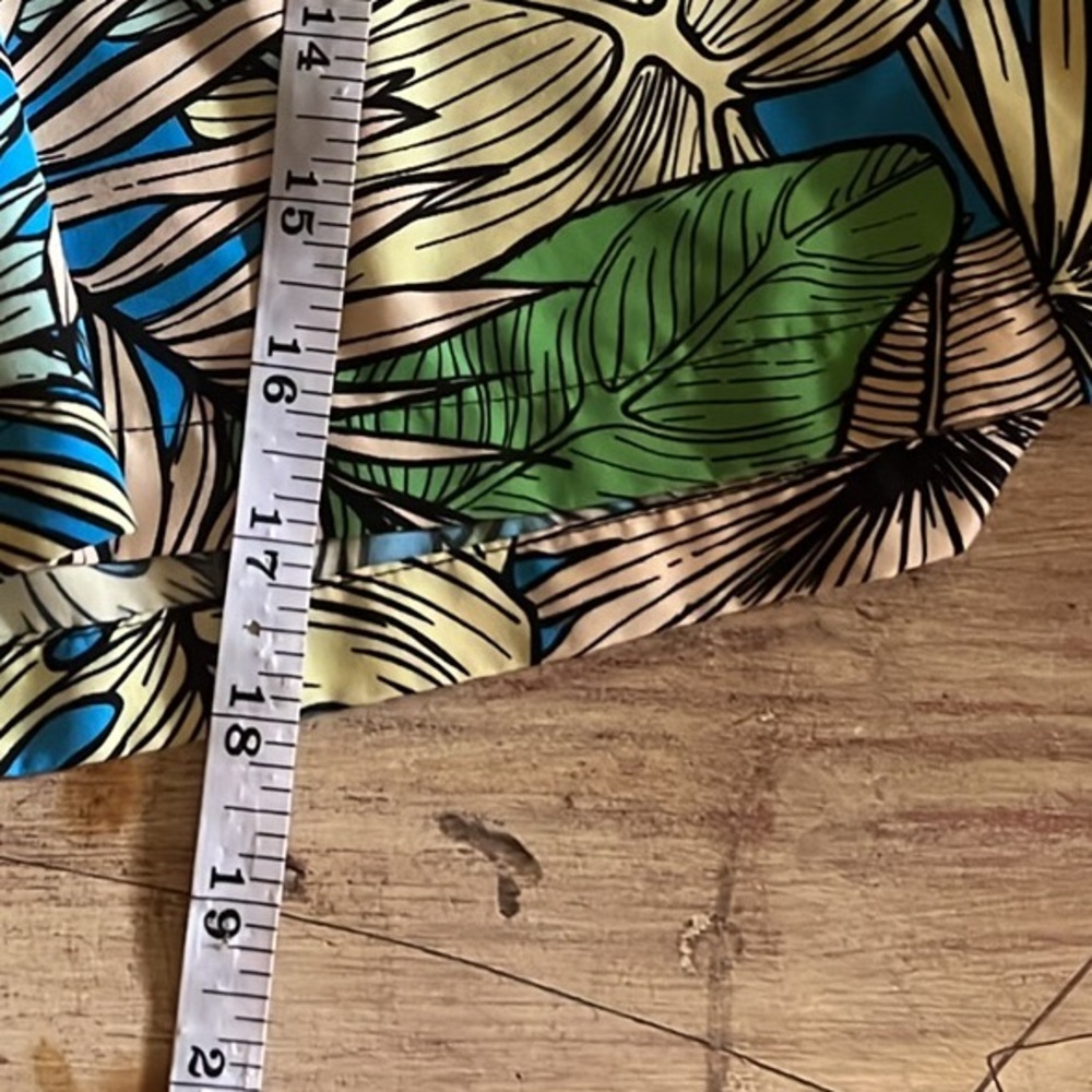 Malibu Beach Club, Tropical Print Swim-trunks, Excellent Condition, Size XL - Picture 8 of 8